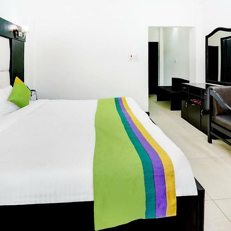 Treebo Trend Mussoorie Club Hotel Dehradún Kültér fotó