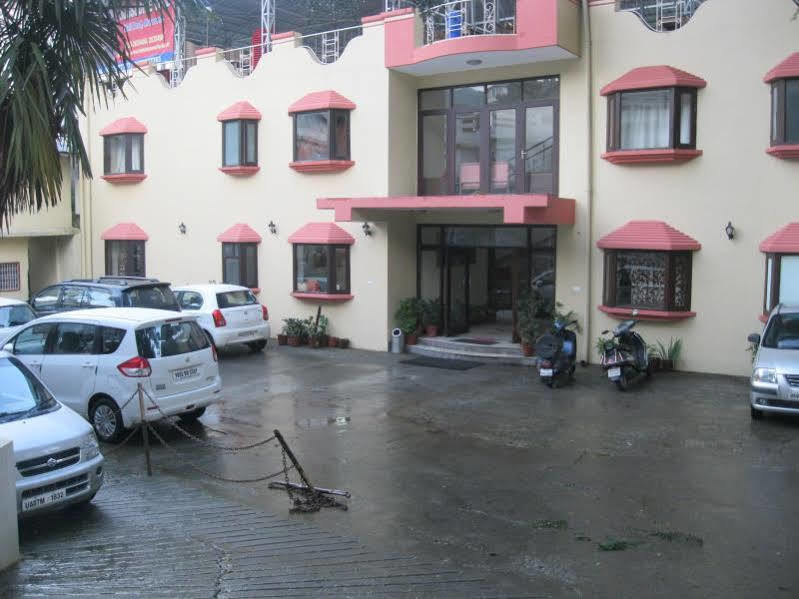 Treebo Trend Mussoorie Club Hotel Dehradún Kültér fotó