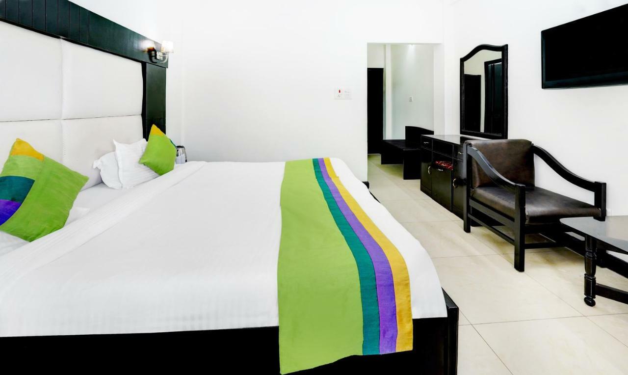 Treebo Trend Mussoorie Club Hotel Dehradún Kültér fotó