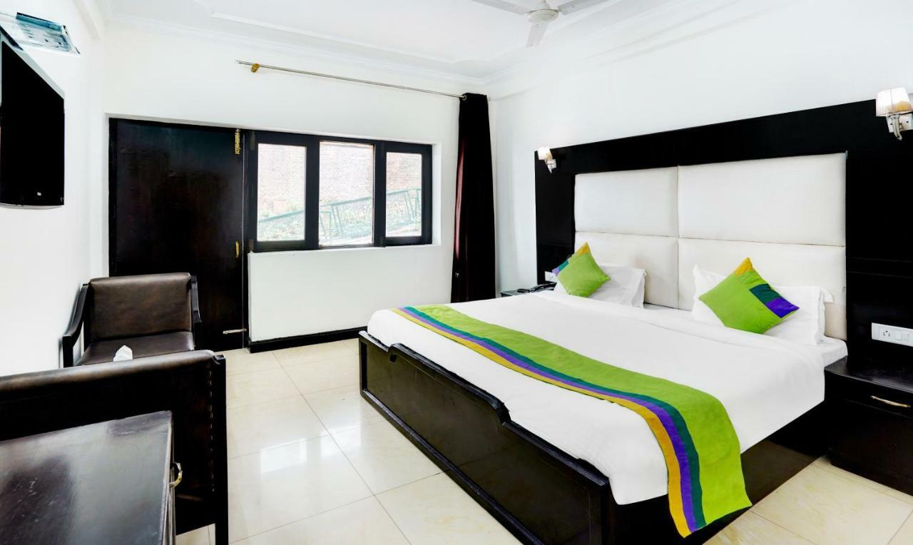 Treebo Trend Mussoorie Club Hotel Dehradún Kültér fotó